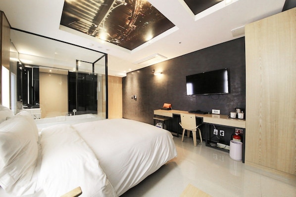Free WiFi, bed sheets