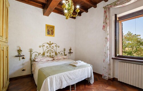 Stunning home in Goito with WiFi