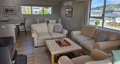 Comfy Haven in the Heart of Picton