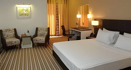 West Inn Hotel