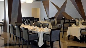 Dining - West Inn Hotel (Faisalabad)