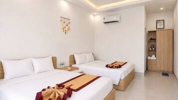 Family Villa, Pool View | Laptop workspace, WiFi (free), bed sheets