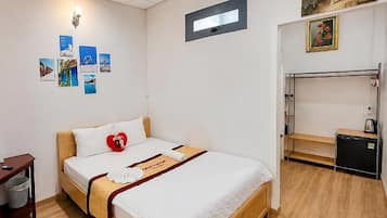 Espacio para trabajar con laptop y wifi gratis