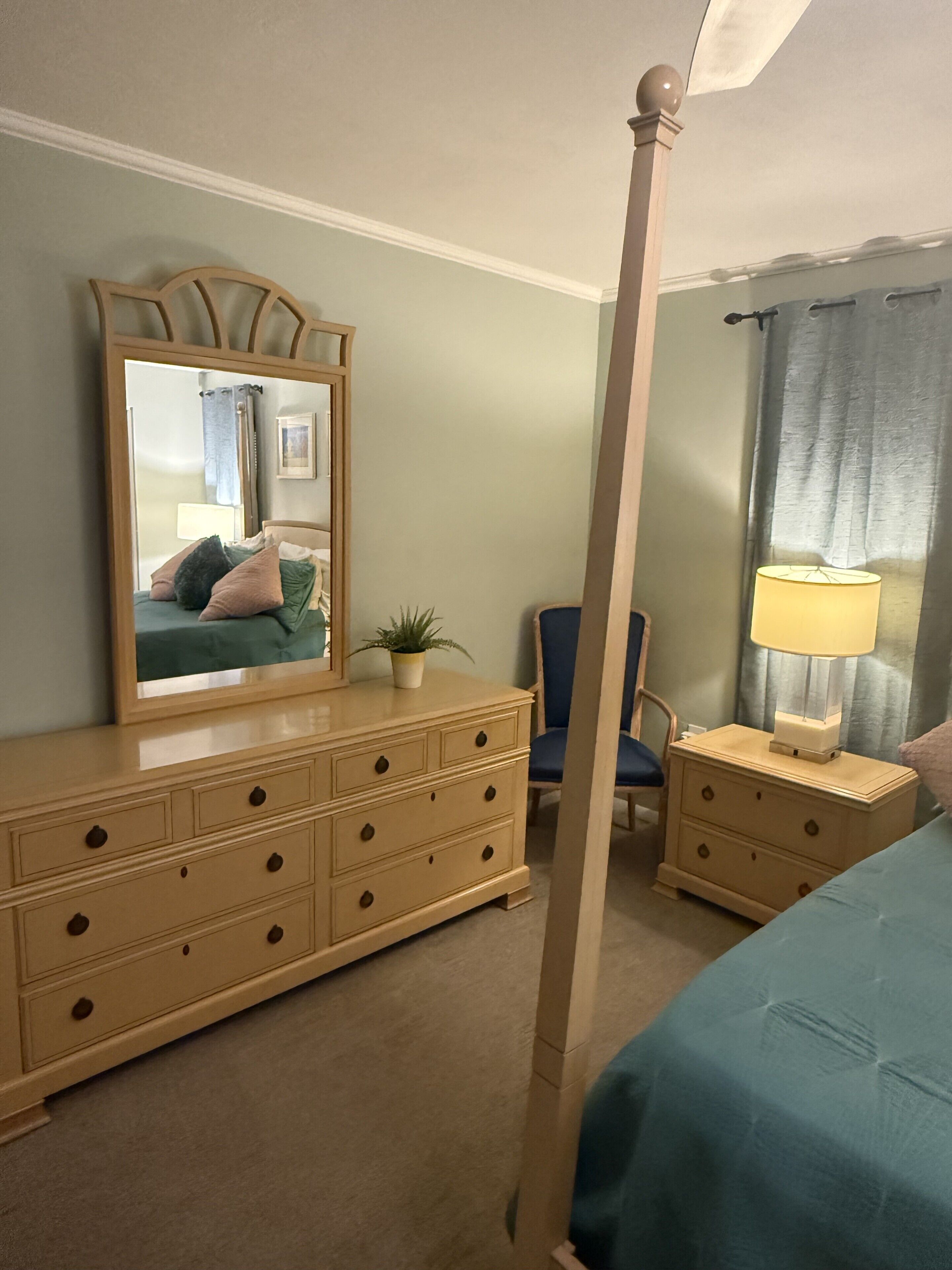 2 bedrooms, desk, iron/ironing board, travel cot