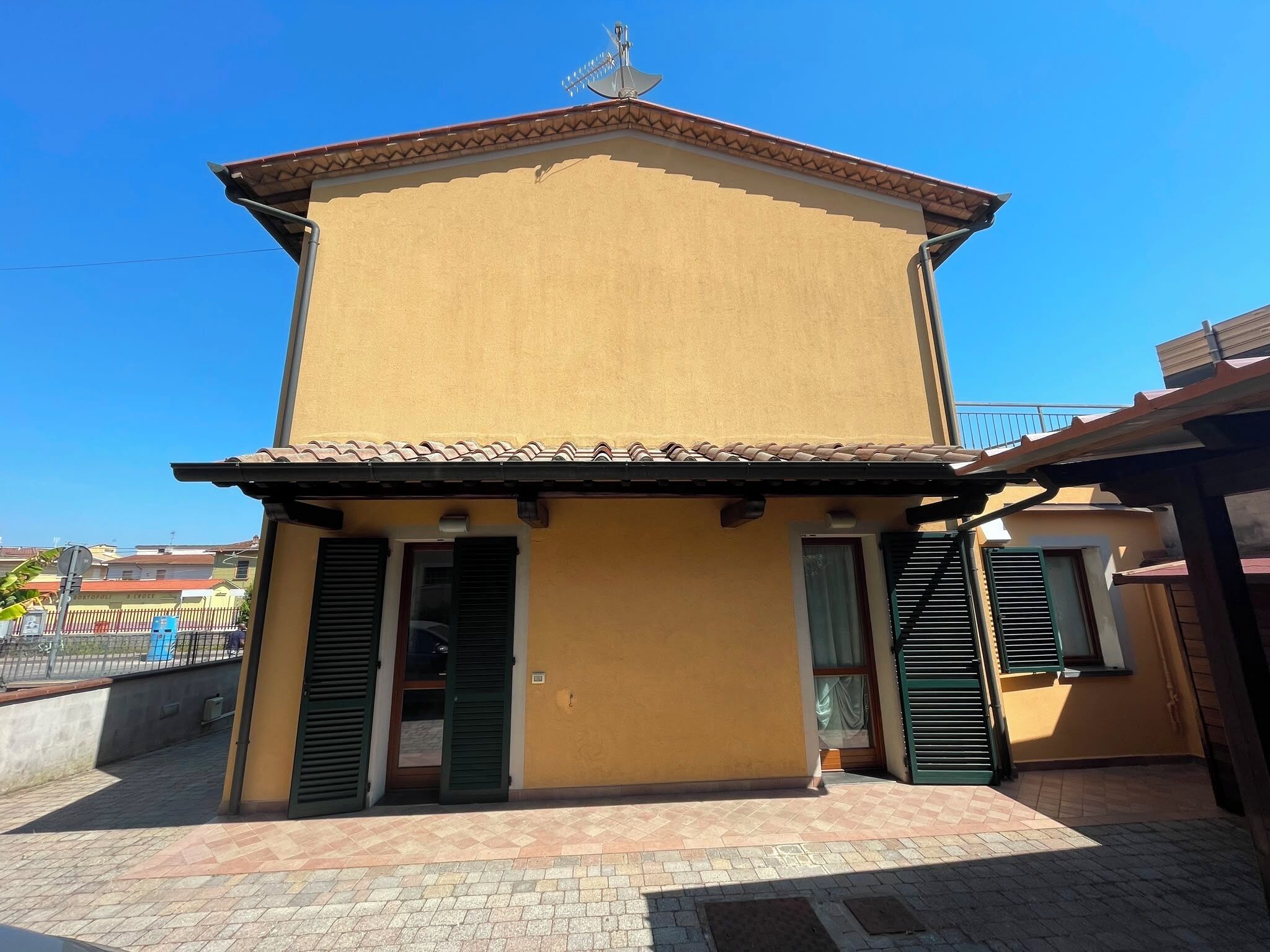 Esterni