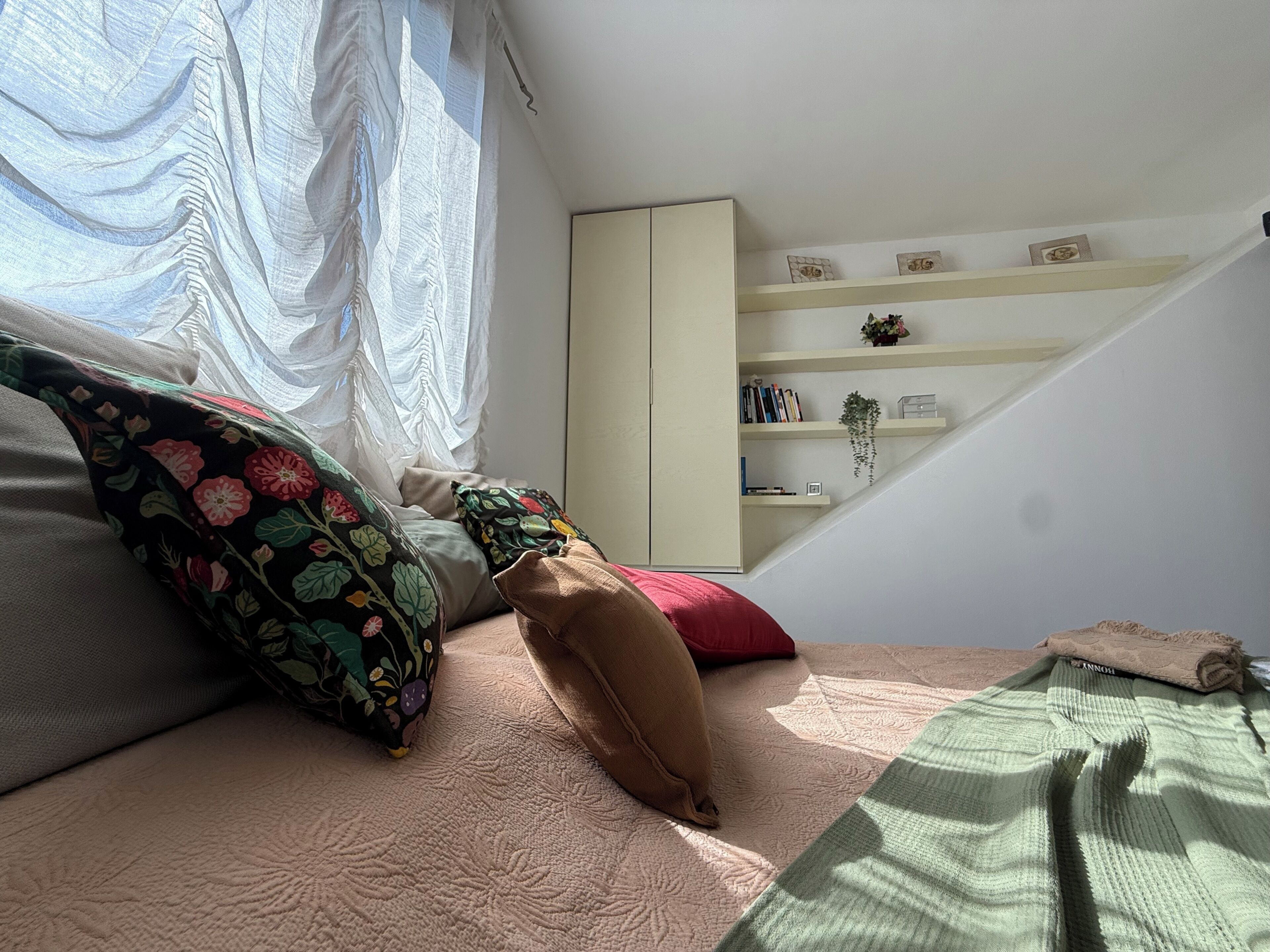 2 bedrooms, desk, iron/ironing board, WiFi (free)
