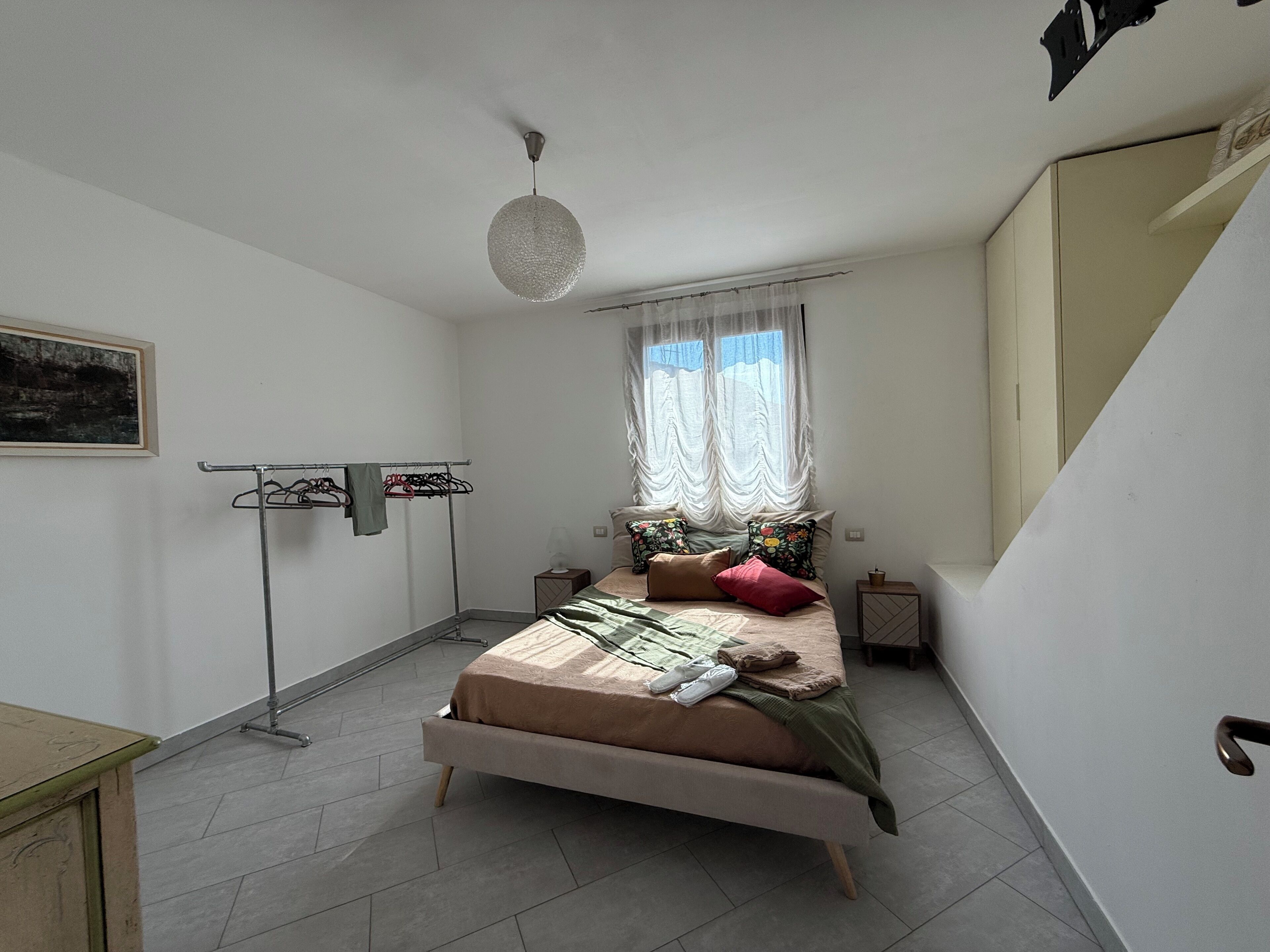 2 bedrooms, desk, iron/ironing board, WiFi (free)