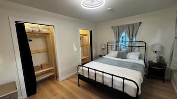1 bedroom, iron/ironing board, free WiFi, bed sheets