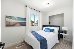 3 Schlafzimmer, Schreibtisch, Bügeleisen/Bügelbrett, kostenloses WLAN