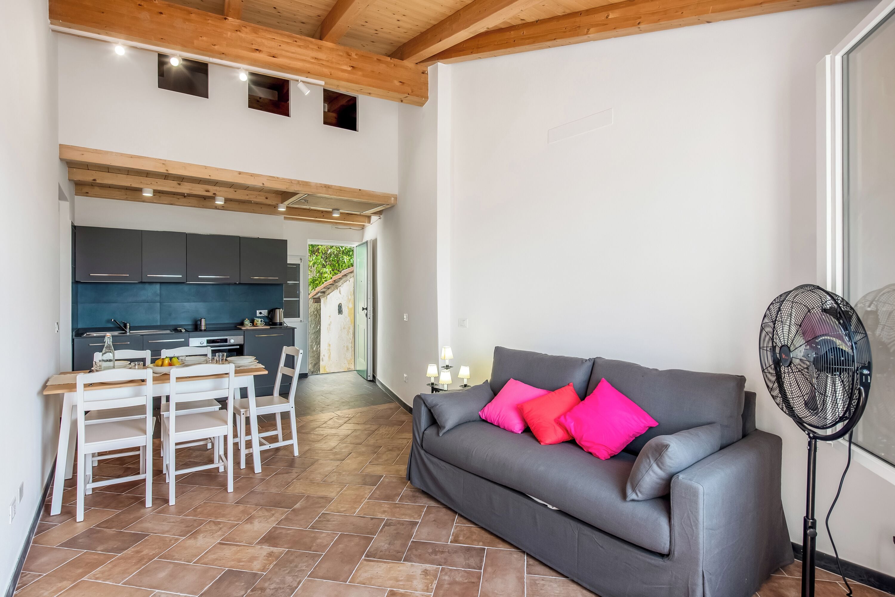Standard Apartment, 2 Bedrooms (High Roof Apartment) | Living area