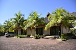 Exterior - Town House Bukit Damai Indah Hotel and Residence (Balikpapan)