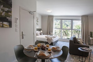 Dining - Sojourn Apartment Hotel Riddiford Street Limited (Wellington)