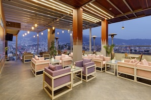 Outdoor dining - Regenta Place Sabrina Kathmandu (Burhanilkantha)
