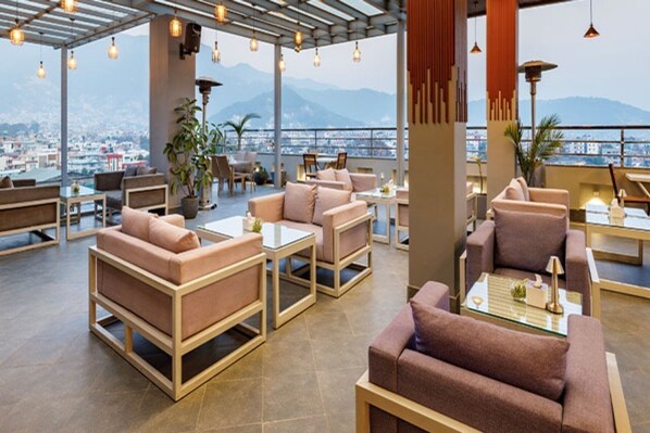 Outdoor dining - Regenta Place Sabrina Kathmandu (Burhanilkantha)