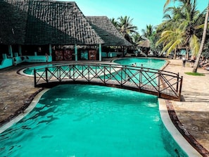 Outdoor pool - JAZ Adonia Beach Resort (Uroa)