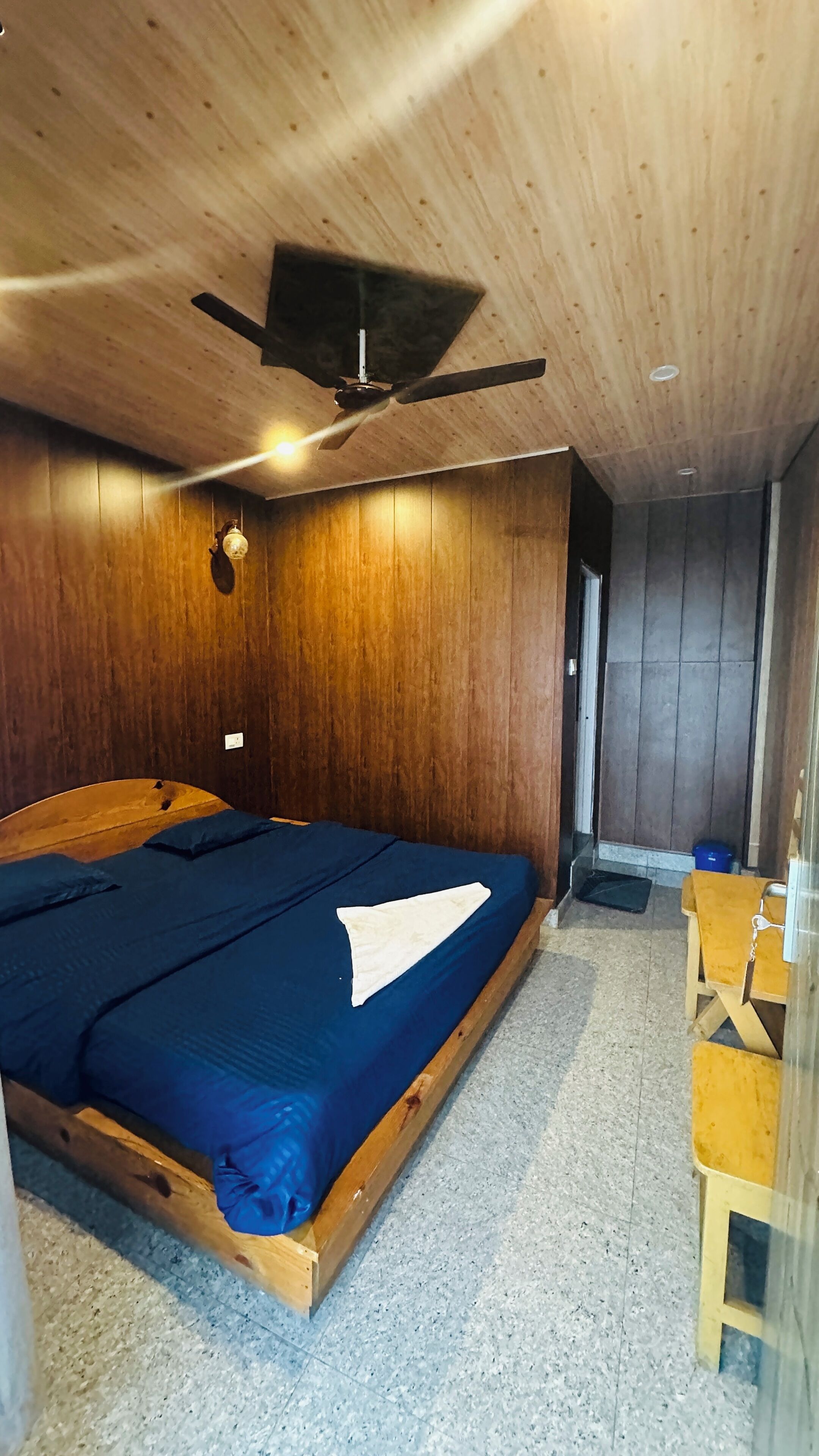 Habitación familiar, vista a la colina