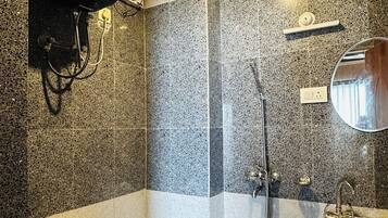 Habitación familiar, vista a la colina | Baño
