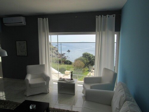Poseidon Apartments & Villas by the Sea
