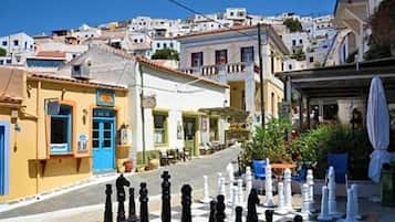 تناول الطعام بالخارج