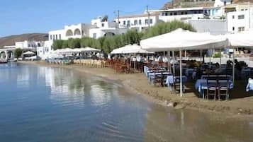 تناول الطعام بالخارج