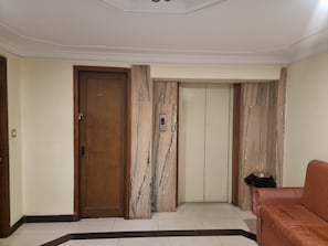Deluxe Triple Room, Penyaman udara | Bahagian dalam