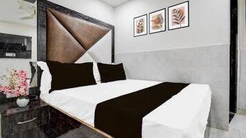 Free WiFi, bed sheets