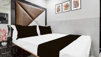 Free WiFi, bed sheets