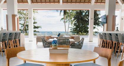 Tahuna Beach Hotel & Resort