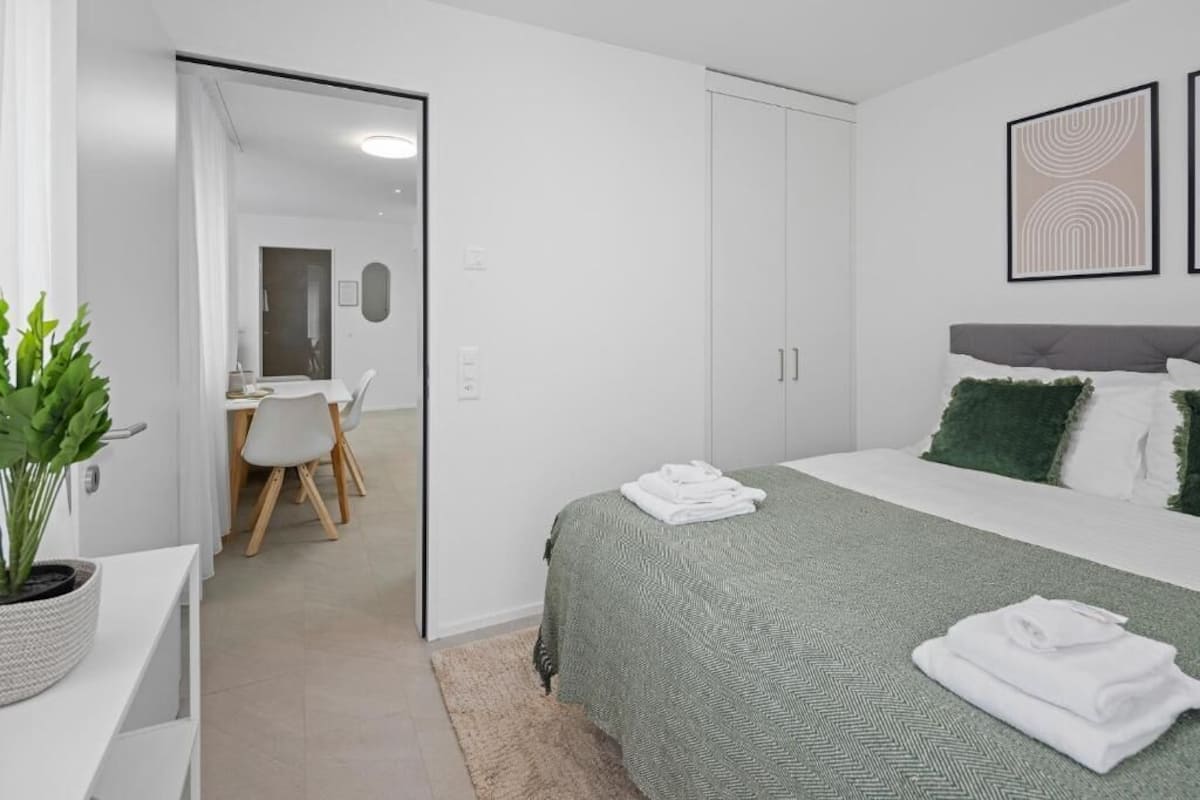 Apartamento superior, cozinha, vista para o jardim | Cofres nos quartos, quartos à prova de som