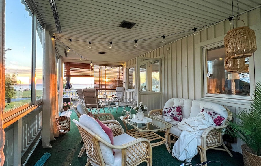2 Bedroom Cozy Home In Uppgränna - Gränna