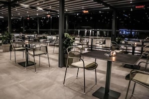 Outdoor dining - Liberty (Nafplio)
