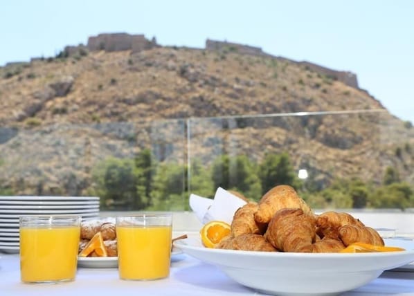 Outdoor dining - Liberty (Nafplio)