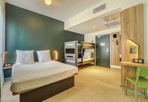 Room - B&B Hotel La Reunion Aeroport (La Celle-sous-Gouzon)
