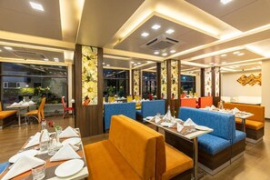 Dining - The Vaishno Devi Sarovar Portico Katra (Reasi)
