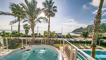 Bồn tắm spa ngoài trời