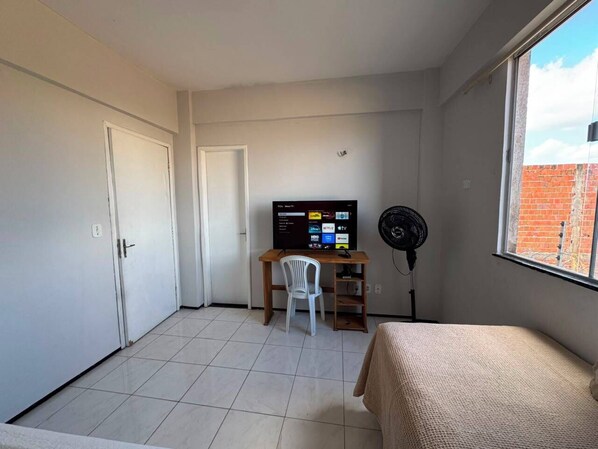 Iron/ironing board, WiFi, bed sheets - Complete double apartment with air conditioning. (Sobral)