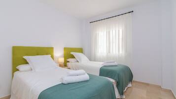 Iron/ironing board, WiFi, bed sheets