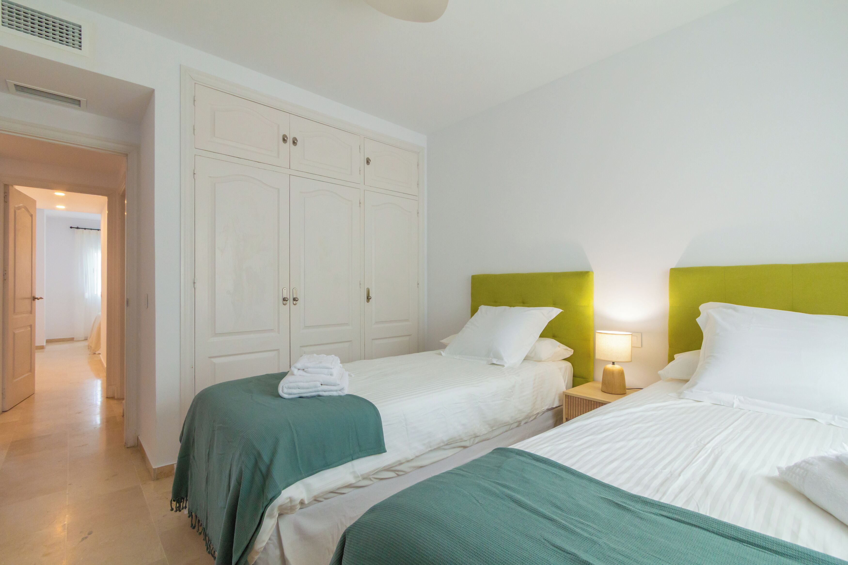 Iron/ironing board, WiFi, bed sheets