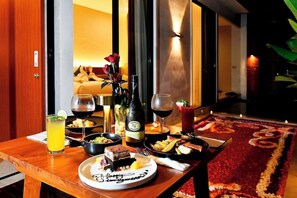 Ảnh chưa phân loại, 2 trong số 102 ảnh, nút