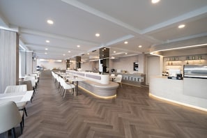 Dining - Surestay Plus by Best Western Ramkhamhaeng Airport Rail Link Bangkok (Bangkok)