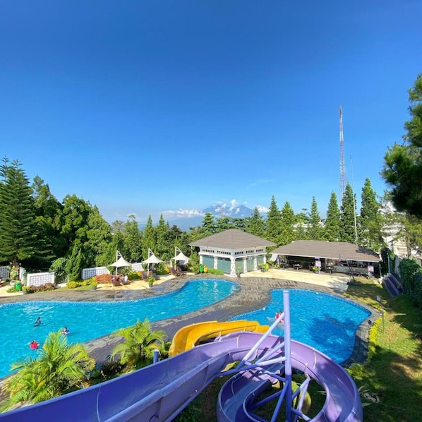 Pool - Beth Kasegaran Theresia (Megamendung)