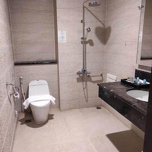 Bathroom - Beth Kasegaran Theresia (Megamendung)