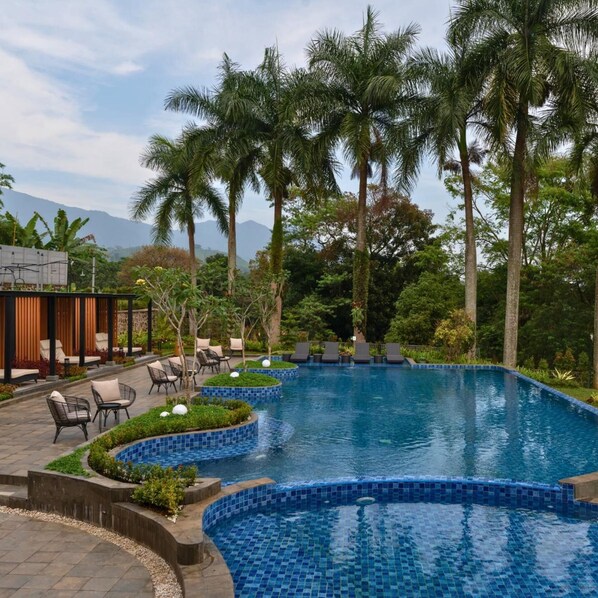 Pool - Laska Hotel and Resort Ciater (Ciater)