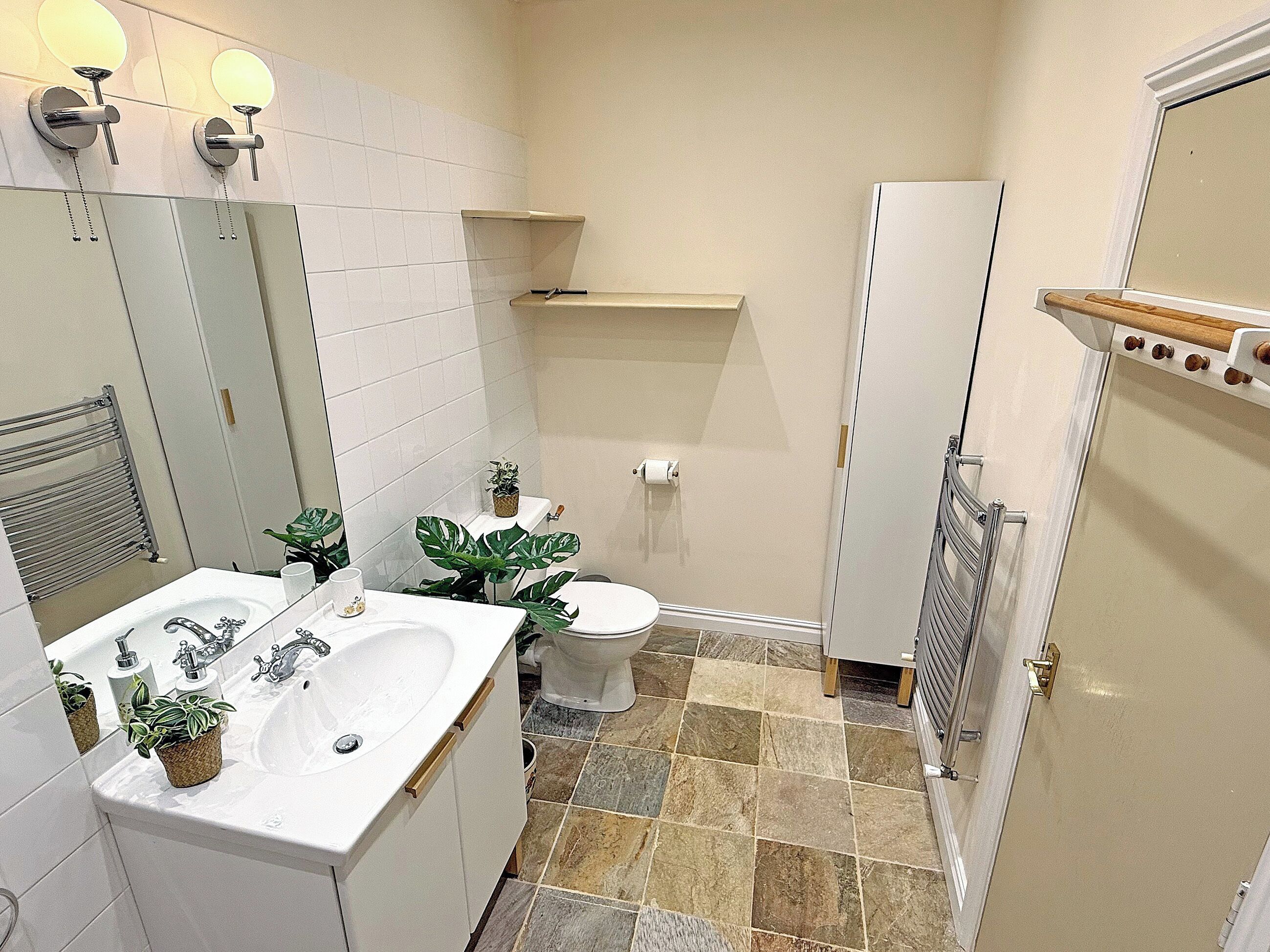 Bathroom | Belavista, Douglas