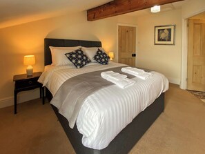 WiFi (free), bed sheets - Tre at Westminster Residence (Douglas)