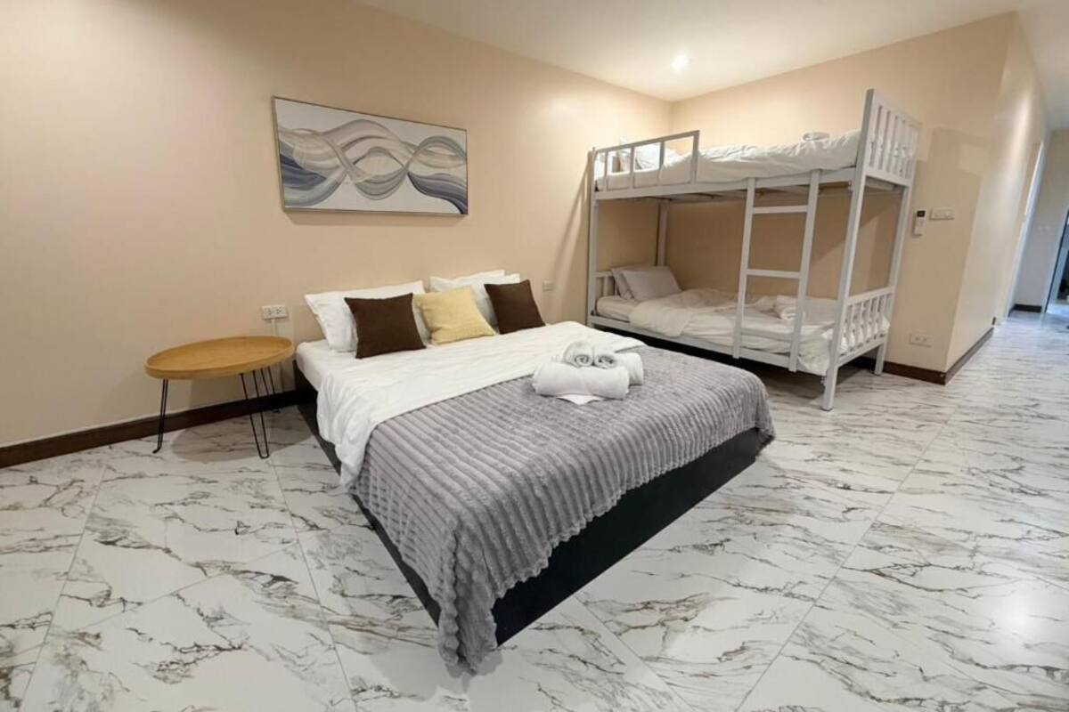 Family Room, Smart