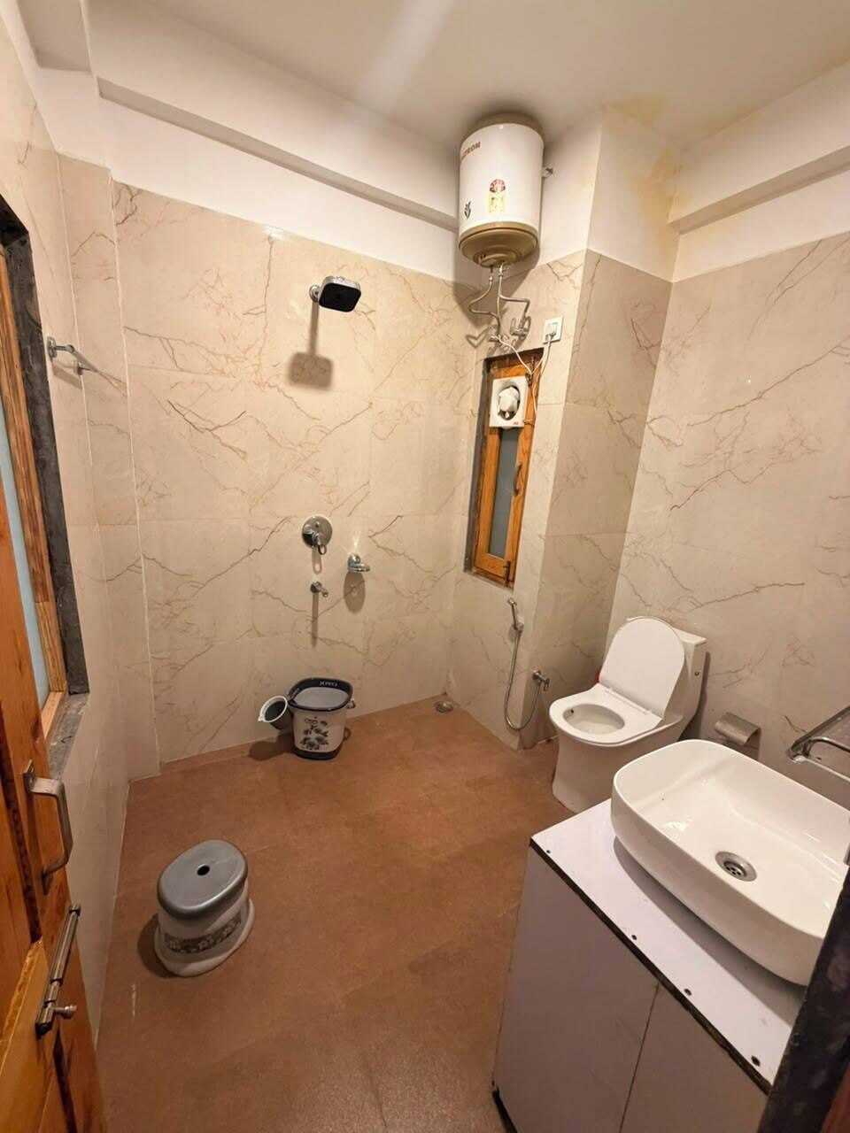 Superior Double Room, Balcony, Mountain View | Bathroom | Shower, towels, soap, shampoo