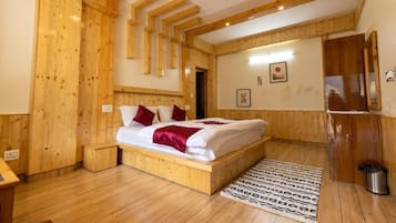 Superior-Doppelzimmer, Balkon, Bergblick | Terrasse/Patio
