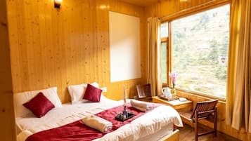 Doppelzimmer, Balkon, Bergblick | Schreibtisch, kostenloses WLAN