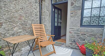Beautifully renovated Wigtown apartment.